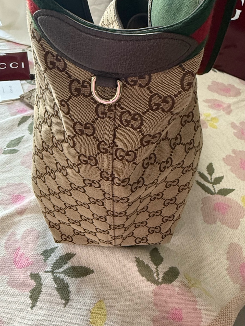 Authentic Gucci Giglio large GG canvas tote bag with with detachable pouch. - Picture 9 of 17